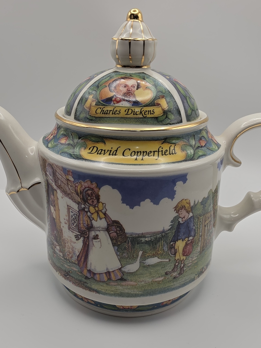 Sandler David Copperfield Ceramic Teapot - White and Gold Trim